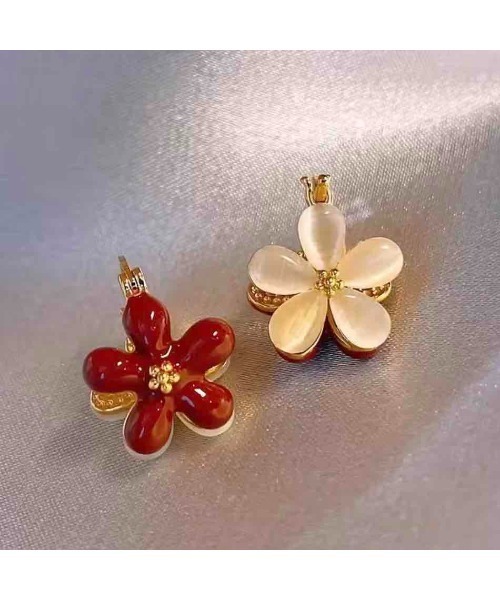 tone(トーン)の「【88eighty-eight】リバーシブルカラーフラワーレトロピアス【import】(MA)(ピアス(両耳用)・レディース・ゴールド・FREE)」の3枚目の写真