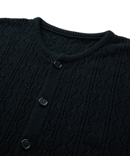 MMIC(エムエムアイシー)の「CASHMERE CROCHET CARDIGAN (BLACK)(ニット/セーター・メンズ・その他・M/L)」の2枚目の写真