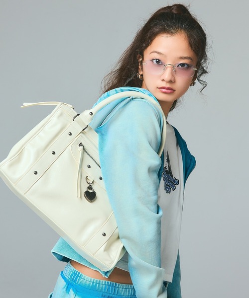 X-girl（エックスガール）の「TRIBAL HEART CHARM EARRINGS（ピアス（両耳用）・レディース・シルバー・ONE SIZE）」の4枚目の写真