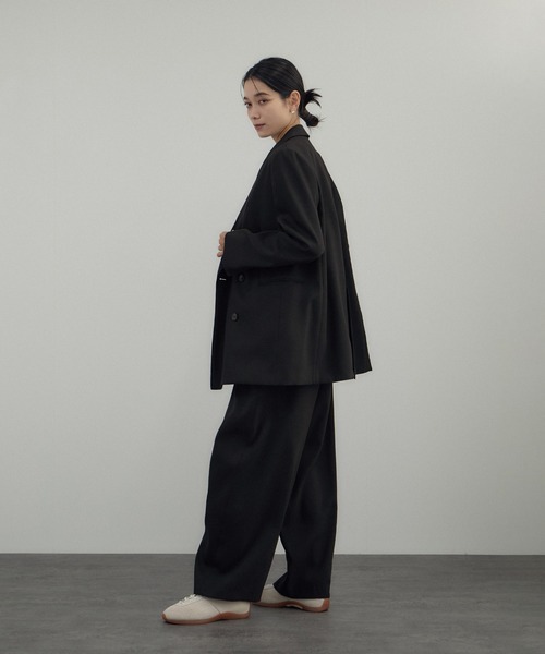 SALON adam et rope'（サロン アダム エ ロペ）の「トレビラツイルテーラードジャケット（テーラードジャケット・レディース・ベージュ/ブラック・FREE）」の5枚目の写真