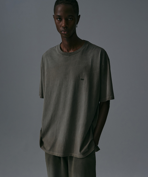 THE ANTI PLATFORM(ディアンチプラットフォーム)の「サンブリーチ レギュラーフィットTシャツ (カーキ)(Tシャツ/カットソー・メンズ・その他・M/XL/L)」の1枚目の写真