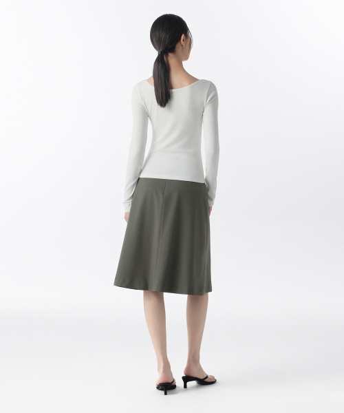 MUSINSA STANDARD WOMAN（ムシンサスタンダードウーマン）の「ウィメンズフレアミディスカート[ライトカーキ]（スカート・レディース・その他・LARGE/MEDIUM/SMALL/X-SMALL）」の3枚目の写真