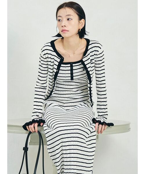 LAGUNAMOON(ラグナムーン)の「【FILA別注】ドライタッチバイカラーフリルデザインニットカーディガン(カーディガン/ボレロ・レディース・その他1/ベージュ/ブラック・FREE)」の7枚目の写真