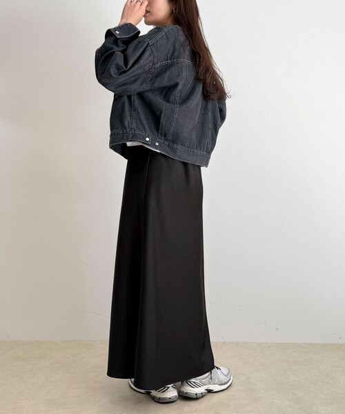 fredy emue（フレディエミュ）の「ニュアンスデニムノーカラージャケット（ノーカラージャケット・レディース・ブラック/アイボリー・38）」の4枚目の写真