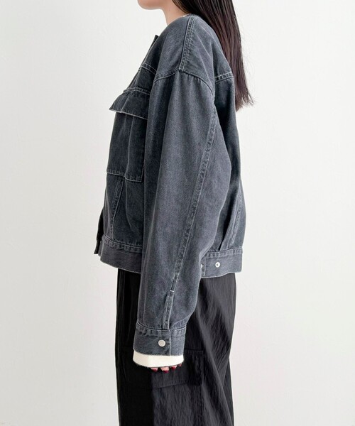 fredy emue（フレディエミュ）の「ニュアンスデニムノーカラージャケット（ノーカラージャケット・レディース・ブラック/アイボリー・38）」の21枚目の写真