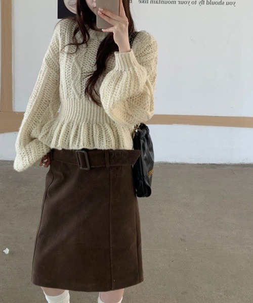 leune(ルネ)の「バルーンスリーブペプラムニット(ニット/セーター・レディース・アイボリー・FREE)」の6枚目の写真