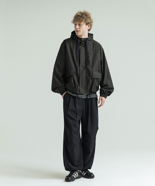 SLICK（スリック）の「【SLICK/スリック】N/C Micro Hooded Short Blouson/ナイロンコットン マイクロリップストップ フーデッドショートブルゾン（ブルゾン・メンズ・カーキ/ブラック・1/3/2）」の16枚目の写真