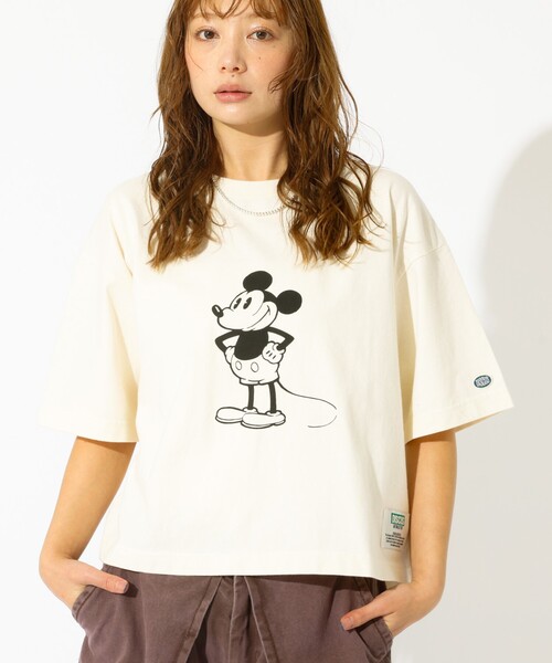 DISCUS(ディスカス)の「【DISCUS/ディスカス】DISCUS×Disneyコラボ Tシャツ/半袖/ディズニー/コラボ/クロップ丈/ユニセックス【WEB限定】(Tシャツ/カットソー・レディース・ブラック系その他2/ホワイト系その他3/ホワイト系その他/ブラック系その他3/ホワイト系その他2/ブラック系その他・フリー)」の2枚目の写真