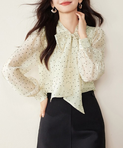ReRe(リリ)の「ドット柄×ボウタイ付きシアーブラウス(シャツ/ブラウス・レディース・ベージュ・MEDIUM/LARGE/X-LARGE)」の4枚目の写真