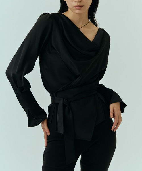 DRWCYS（ドロシーズ）の「ソフトドレープラップサテンブラウス（シャツ/ブラウス・レディース・アイボリー/ブラック・FREE）」の19枚目の写真