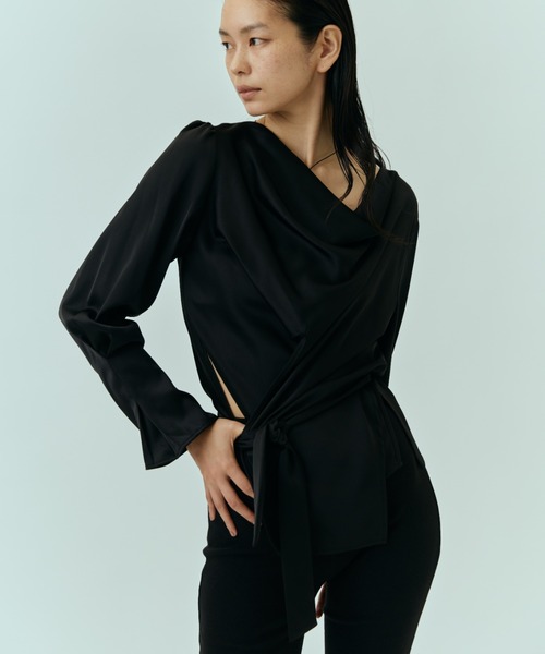 DRWCYS（ドロシーズ）の「ソフトドレープラップサテンブラウス（シャツ/ブラウス・レディース・アイボリー/ブラック・FREE）」の20枚目の写真