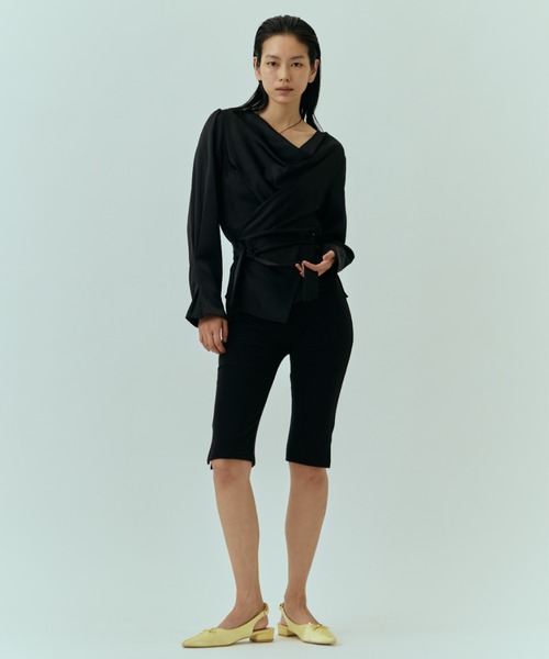 DRWCYS（ドロシーズ）の「ソフトドレープラップサテンブラウス（シャツ/ブラウス・レディース・アイボリー/ブラック・FREE）」の6枚目の写真