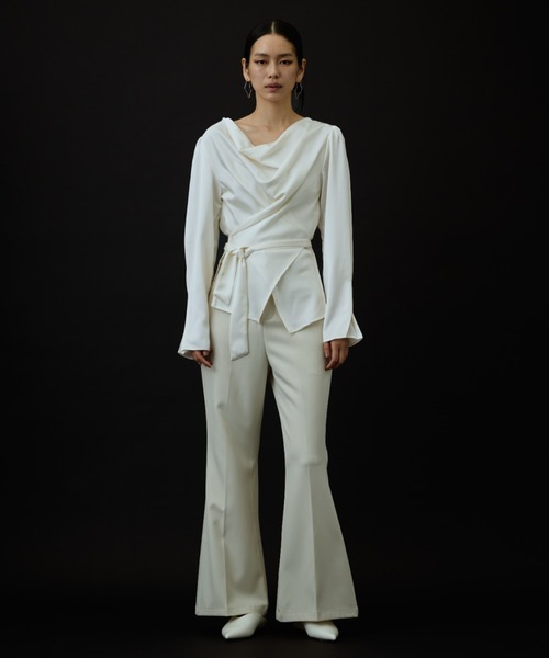 DRWCYS（ドロシーズ）の「ソフトドレープラップサテンブラウス（シャツ/ブラウス・レディース・アイボリー/ブラック・FREE）」の17枚目の写真