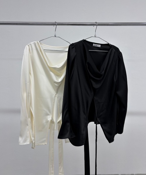 DRWCYS（ドロシーズ）の「ソフトドレープラップサテンブラウス（シャツ/ブラウス・レディース・アイボリー/ブラック・FREE）」の8枚目の写真