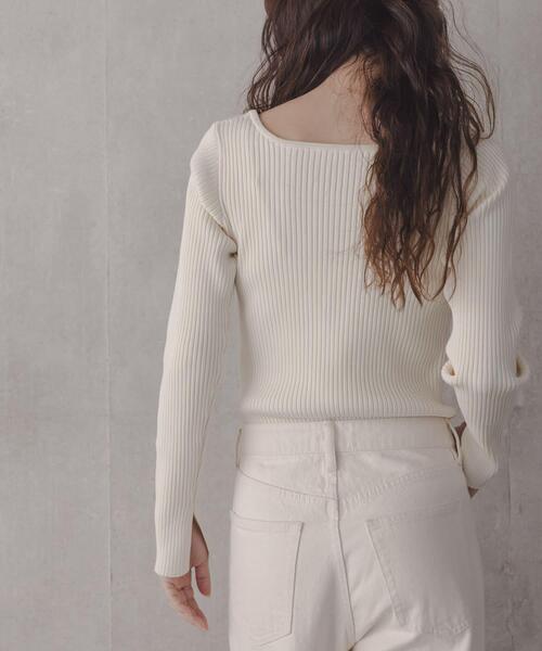 URBAN RESEARCH Sonny Label(アーバンリサーチサニーレーベル)の「『WEB限定』シルク混スクエアネックニット(ニット/セーター・レディース・グリーン系その他/ブラック/オフホワイト・FREE)」の5枚目の写真
