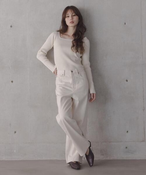 URBAN RESEARCH Sonny Label(アーバンリサーチサニーレーベル)の「『WEB限定』シルク混スクエアネックニット(ニット/セーター・レディース・グリーン系その他/ブラック/オフホワイト・FREE)」の8枚目の写真