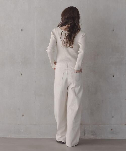 URBAN RESEARCH Sonny Label(アーバンリサーチサニーレーベル)の「『WEB限定』シルク混スクエアネックニット(ニット/セーター・レディース・グリーン系その他/ブラック/オフホワイト・FREE)」の9枚目の写真