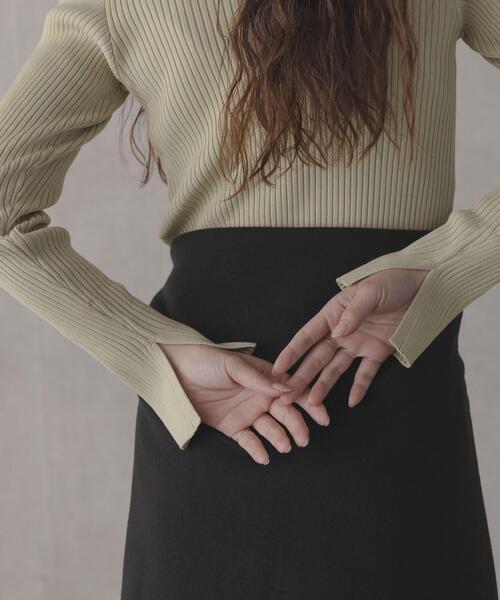URBAN RESEARCH Sonny Label(アーバンリサーチサニーレーベル)の「『WEB限定』シルク混スクエアネックニット(ニット/セーター・レディース・グリーン系その他/ブラック/オフホワイト・FREE)」の22枚目の写真