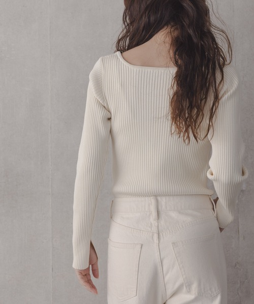 URBAN RESEARCH Sonny Label(アーバンリサーチサニーレーベル)の「『ZOZO先行予約』『WEB限定』シルク混スクエアネックニット(ニット/セーター・レディース・グリーン系その他/ブラック/オフホワイト・FREE)」の5枚目の写真