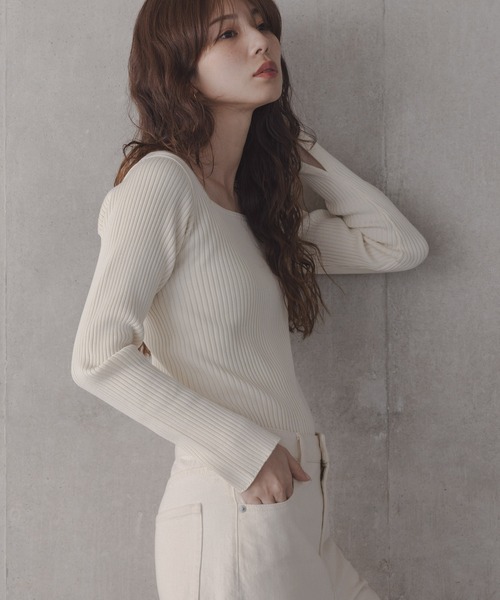 URBAN RESEARCH Sonny Label(アーバンリサーチサニーレーベル)の「『ZOZO先行予約』『WEB限定』シルク混スクエアネックニット(ニット/セーター・レディース・グリーン系その他/ブラック/オフホワイト・FREE)」の7枚目の写真