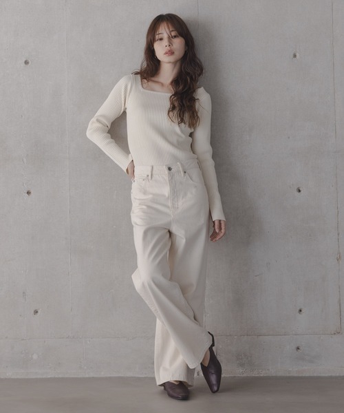 URBAN RESEARCH Sonny Label(アーバンリサーチサニーレーベル)の「『ZOZO先行予約』『WEB限定』シルク混スクエアネックニット(ニット/セーター・レディース・グリーン系その他/ブラック/オフホワイト・FREE)」の8枚目の写真