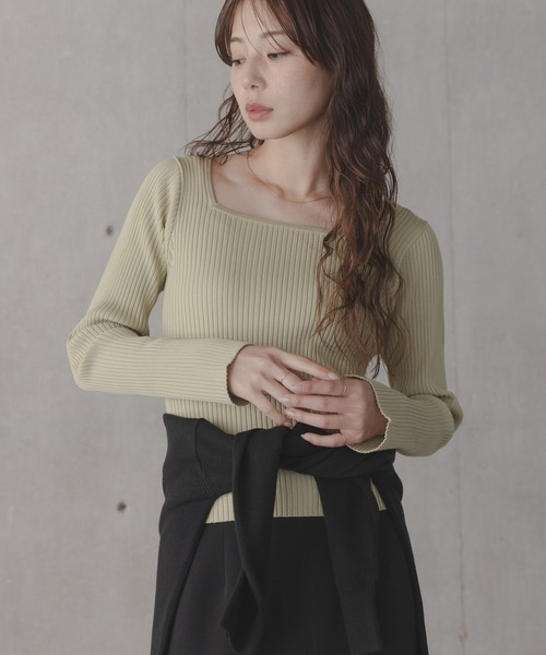 URBAN RESEARCH Sonny Label(アーバンリサーチサニーレーベル)の「『ZOZO先行予約』『WEB限定』シルク混スクエアネックニット(ニット/セーター・レディース・グリーン系その他/ブラック/オフホワイト・FREE)」の20枚目の写真