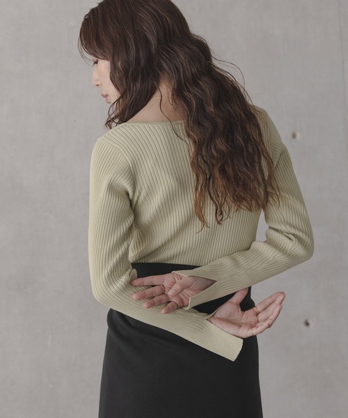 URBAN RESEARCH Sonny Label(アーバンリサーチサニーレーベル)の「『ZOZO先行予約』『WEB限定』シルク混スクエアネックニット(ニット/セーター・レディース・グリーン系その他/ブラック/オフホワイト・FREE)」の22枚目の写真
