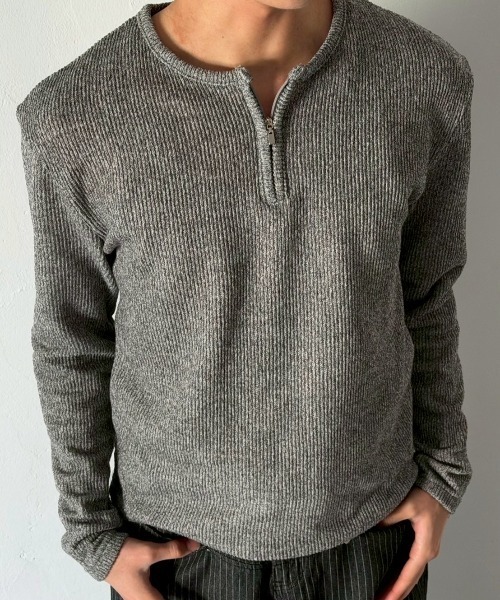 Chikashitsu +(チカシツプラス)の「【Chikashitsu +】zip neck long sleeve knit / 【チカシツプラス】ジップネック長袖ニット(ニット/セーター・メンズ・ブラウン/グレー/チャコール・ONE SIZE)」の2枚目の写真