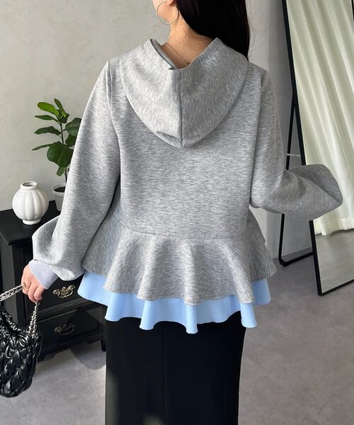 prose verse(プロズヴェール)の「裾レイヤードフリルペプラムパーカー(パーカー・レディース・ブラック/グレー・LARGE/MEDIUM)」の6枚目の写真