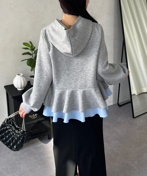 prose verse(プロズヴェール)の「裾レイヤードフリルペプラムパーカー(パーカー・レディース・ブラック/グレー・LARGE/MEDIUM)」の7枚目の写真