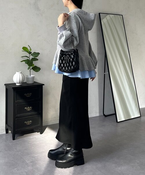 prose verse(プロズヴェール)の「裾レイヤードフリルペプラムパーカー(パーカー・レディース・ブラック/グレー・LARGE/MEDIUM)」の19枚目の写真