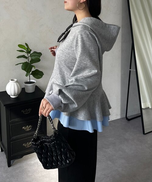 prose verse(プロズヴェール)の「裾レイヤードフリルペプラムパーカー(パーカー・レディース・ブラック/グレー・LARGE/MEDIUM)」の21枚目の写真