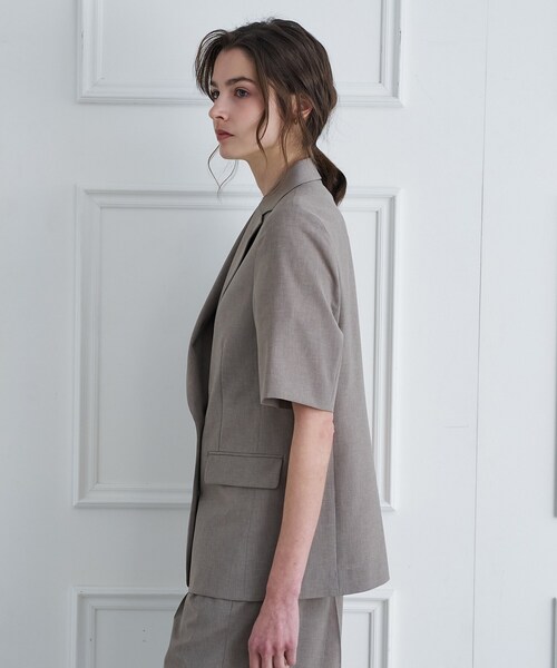 DRESSTERIOR（ドレステリア）の「【セットアップ可】ウォッシャブルハーフスリーブダブルジャケット（テーラードジャケット・レディース・ダークグレー/ベージュ/ライトブルー・40/38/36/34）」の10枚目の写真