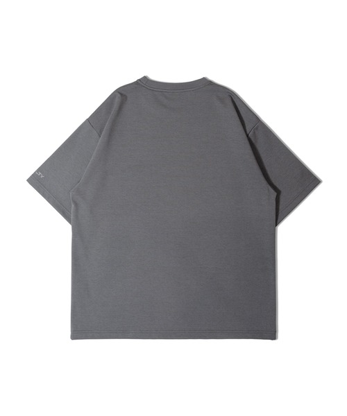 KELTY(ケルティ)の「KELTY WAPPEN LOGO S/S PONTE T-SHIRT(Tシャツ/カットソー・メンズ・ホワイト/チャコール/ブラック・M/L/XL)」の9枚目の写真