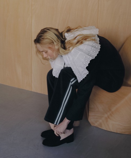 anuke（アンヌーク）の「Velour Track Pants（その他パンツ・レディース・チャコールグレー/ブラウン・36inch/38inch）」の4枚目の写真