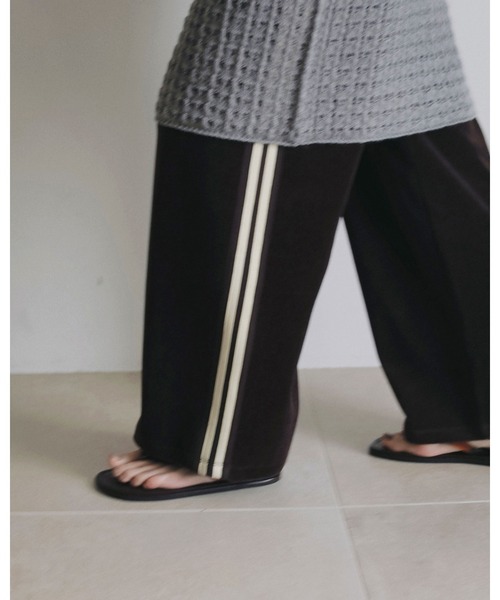 anuke（アンヌーク）の「Velour Track Pants（その他パンツ・レディース・チャコールグレー/ブラウン・36inch/38inch）」の8枚目の写真