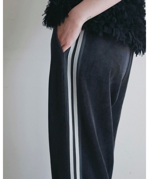 anuke（アンヌーク）の「Velour Track Pants（その他パンツ・レディース・チャコールグレー/ブラウン・36inch/38inch）」の11枚目の写真