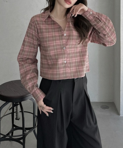 TREOVER(トレオーバー)の「抜け感たっぷりなショート丈チェックシャツ(シャツ/ブラウス・レディース・オフホワイト/ピンク/ブラウン/ブルー・FREE)」の11枚目の写真