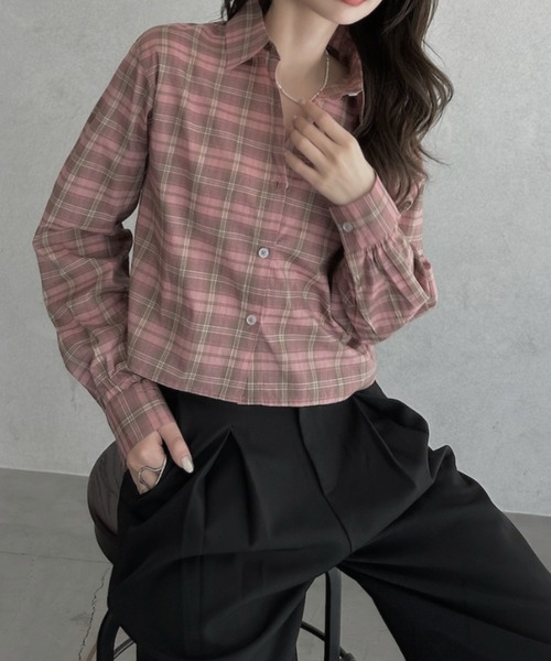 TREOVER(トレオーバー)の「抜け感たっぷりなショート丈チェックシャツ(シャツ/ブラウス・レディース・オフホワイト/ピンク/ブラウン/ブルー・FREE)」の21枚目の写真