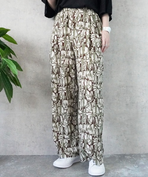 SELECT LEVERY(セレクトリベリー)の「ペイント柄イージーパンツ(その他パンツ・レディース・カーキ/ブラック/ベージュ・FREE)」の3枚目の写真