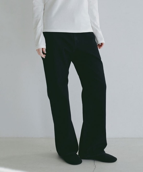 ETRE TOKYO(エトレトウキョウ)の「ハイライズストレートデニム(デニムパンツ・レディース・ブラック/ブルー・S/M)」の1枚目の写真