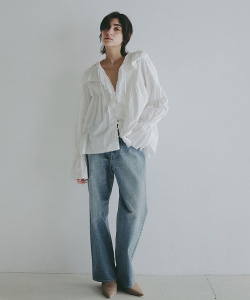 ETRE TOKYO(エトレトウキョウ)の「ハイライズストレートデニム(デニムパンツ・レディース・ブラック/ブルー・S/M)」の3枚目の写真