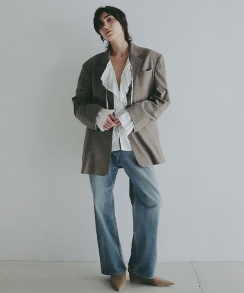 ETRE TOKYO(エトレトウキョウ)の「ハイライズストレートデニム(デニムパンツ・レディース・ブラック/ブルー・S/M)」の5枚目の写真