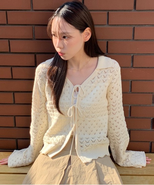 FREE'S MART（フリーズマート）の「◆透かし編み襟付きニットカーディガン（ニット/セーター・レディース・ブラウン/ホワイト/ブルー/ブラック・FREE）」の2枚目の写真