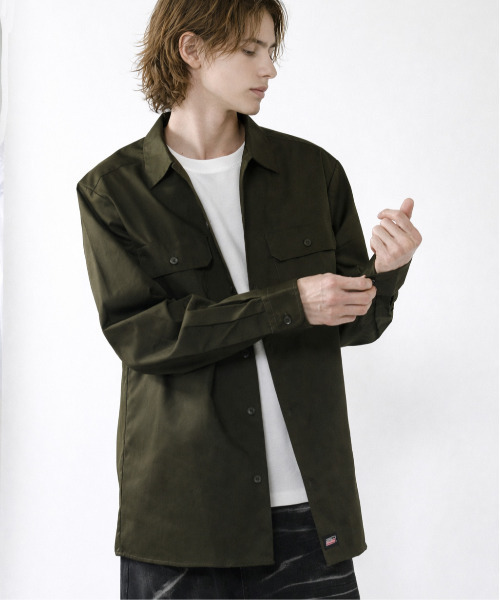 Dickies(ディッキーズ)の「【neos】GENUINE DICKIES ジェニュイン ディッキーズ ルーズシルエット ワンポイント ロゴ ツイル ワークシャツ(シャツ/ブラウス・メンズ・ベージュ/ブラック/カーキ/チャコールグレー・MEDIUM/LARGE/X-LARGE)」の4枚目の写真