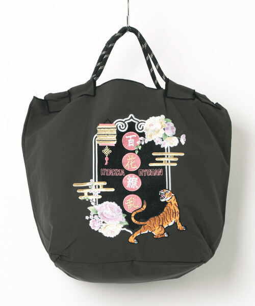 A BAG OF CHIPS(アバッグオブチップス)の「8begin bag(Sサイズ)総刺繍エコバッグ(トートバッグ・レディース・サックスブルー/ブルーグリーン/ブラウン/レッド/ホワイト系その他/ホワイト/ダークブルー/パープル/インディゴブルー/イエロー/ベージュ/ブラック系その他/ナチュラル/アイボリー・FREE)」の4枚目の写真
