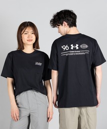 UNDER ARMOUR（アンダーアーマー）の「UAヘビーウエイト グラフィック ショートスリーブ Tシャツ（ライフスタイル/メンズ）（Tシャツ/カットソー）」