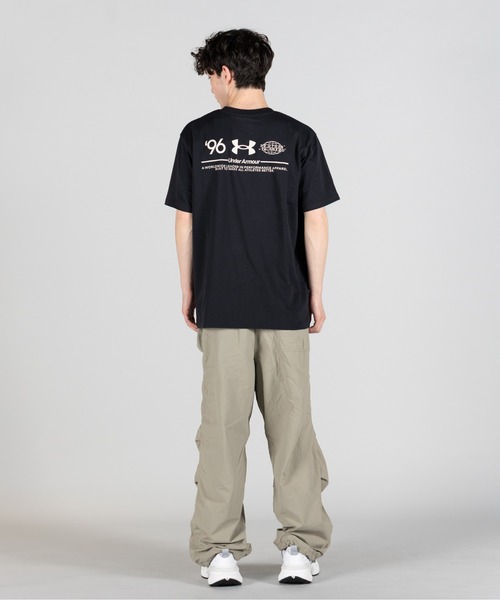 UNDER ARMOUR（アンダーアーマー）の「UAヘビーウエイト グラフィック ショートスリーブ Tシャツ（ライフスタイル/メンズ）（Tシャツ/カットソー・メンズ・ブラック・2XL/L/S/M/XL）」の7枚目の写真