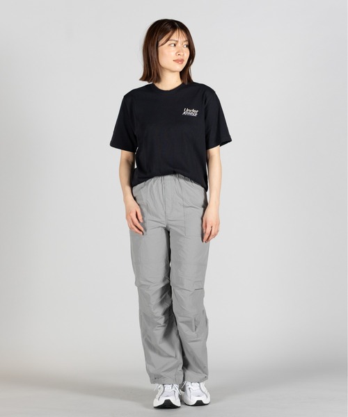 UNDER ARMOUR（アンダーアーマー）の「UAヘビーウエイト グラフィック ショートスリーブ Tシャツ（ライフスタイル/メンズ）（Tシャツ/カットソー・メンズ・ブラック・2XL/L/S/M/XL）」の10枚目の写真