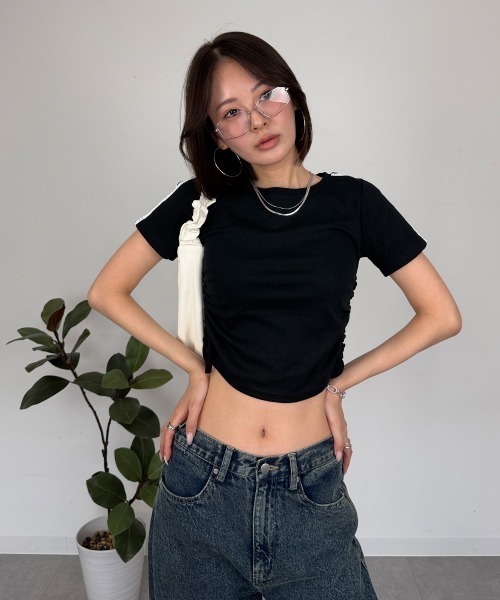 mellomela.(メロメラ)の「サイドライン クロップド Tシャツ(Tシャツ/カットソー・レディース・ブラック/ホワイト/グレー/ネイビー・FREE)」の18枚目の写真